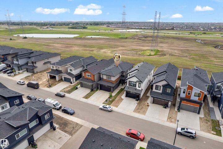 Property Photo:  2820 1 Avenue SW  AB T6X 3E2 