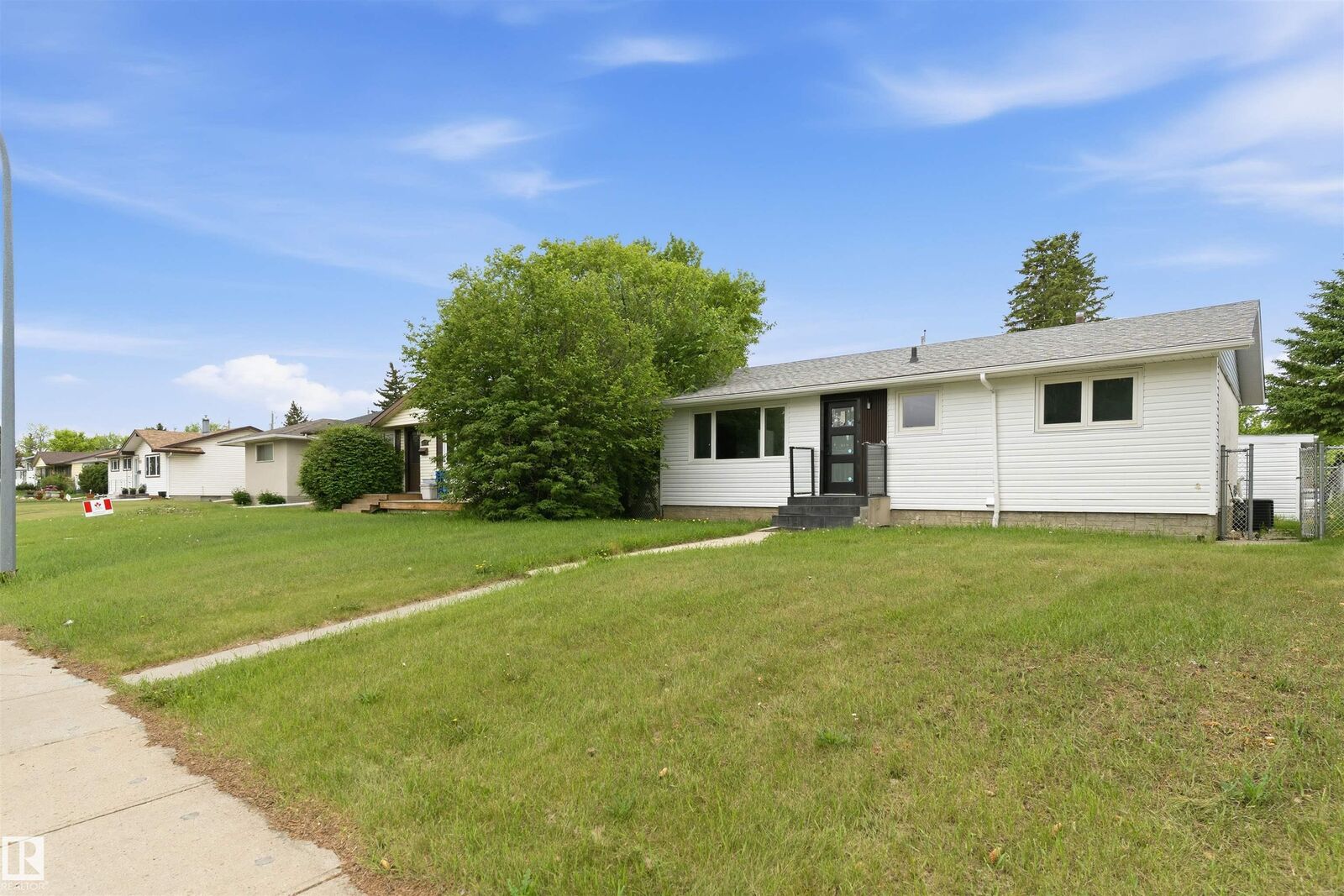 Property Photo:  8328 165 Street NW  AB T5R 2R4 