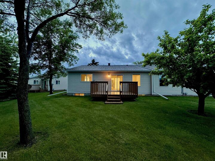 Property Photo:  8118 27 Avenue NW  AB T6K 4C9 