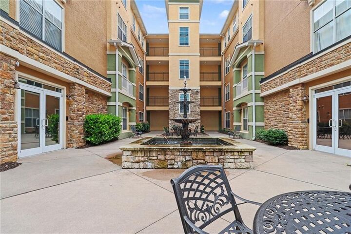 Property Photo: 10 Perimeter Summit Boulevard NE 4213 GA 30319