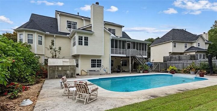 Property Photo: 9226 Denmeade Trace GA 30135