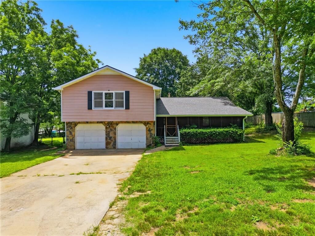 Property Photo: 5894 Homestead Lane GA 30093