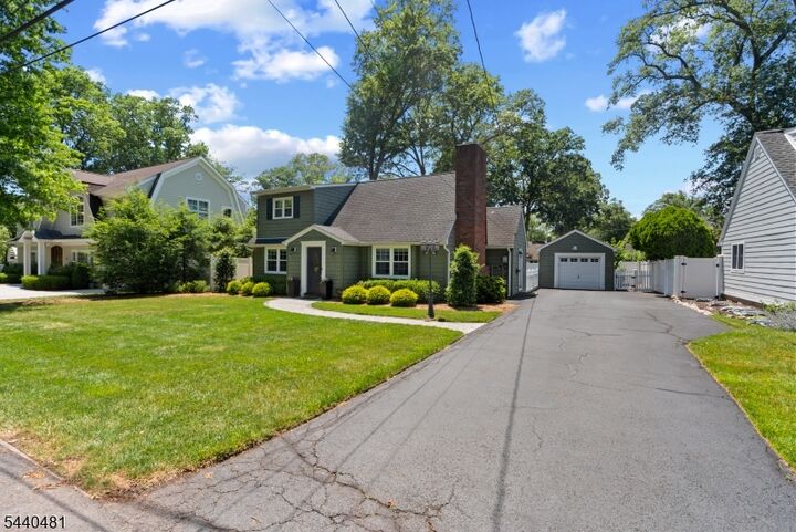 Property Photo:  95 Edison St  NJ 07481 