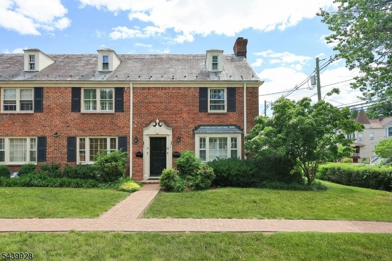 Property Photo:  260 Walnut Street, Unit 10  NJ 07090 