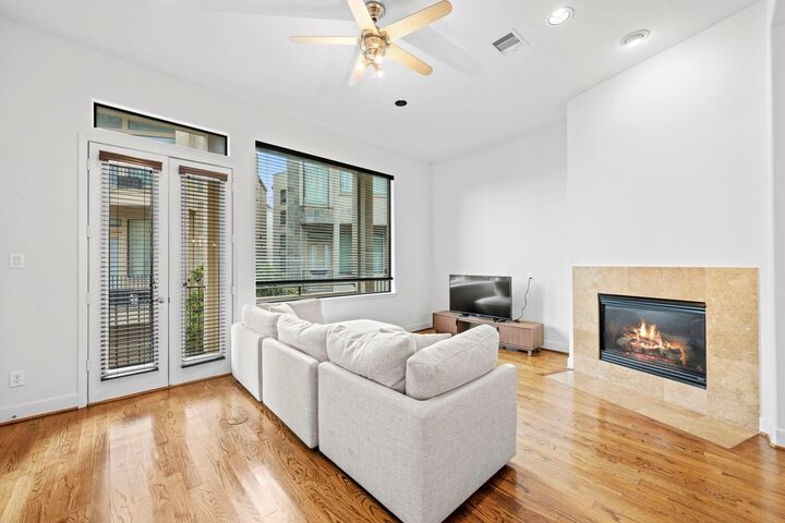 Property Photo:  2413 Ralph Street 9  TX 77006 