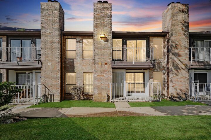 Property Photo: 6633 W Airport Boulevard 1306 TX 77035