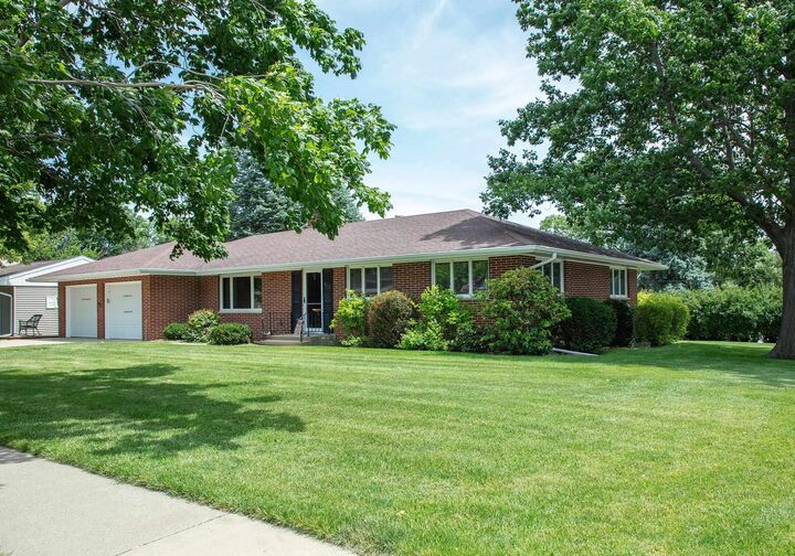 Property Photo: 113 16th St SW IA 50677