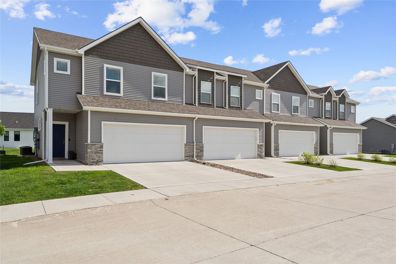Property Photo: 1235 NW 33rd Lane IA 50023