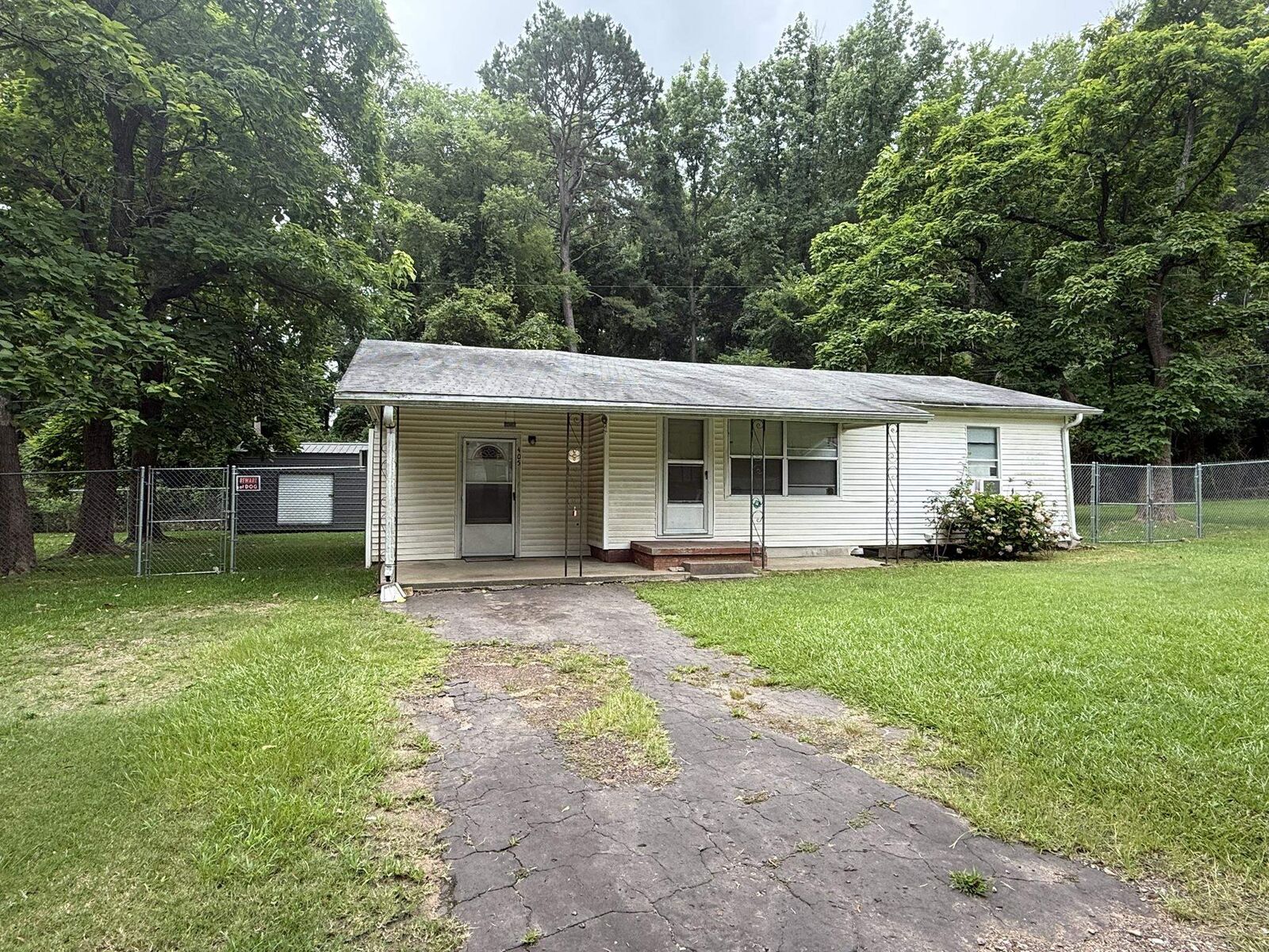 Property Photo:  405 Capitol  TX 75644 