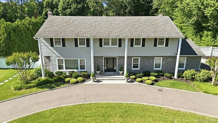 Property Photo:  9 Vannina Place  NY 11743 