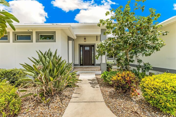 Property Photo: 2477 Sierra Lane FL 33950