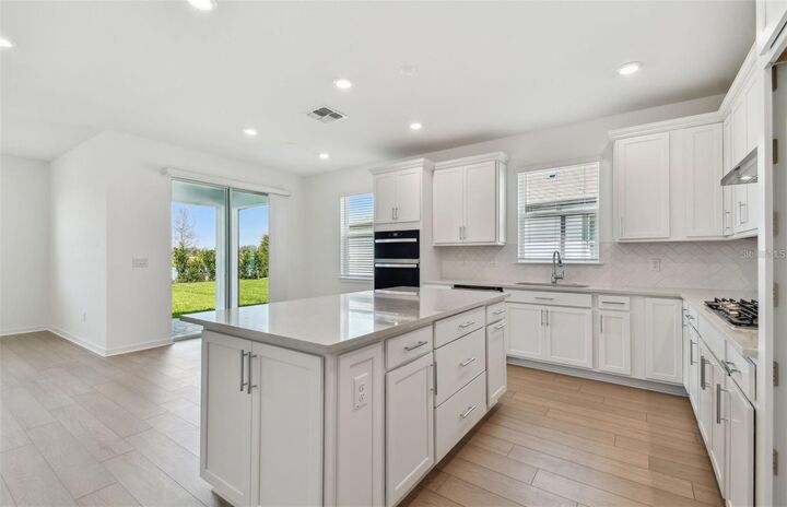 Property Photo: 6741 Michael Favor Way FL 33545