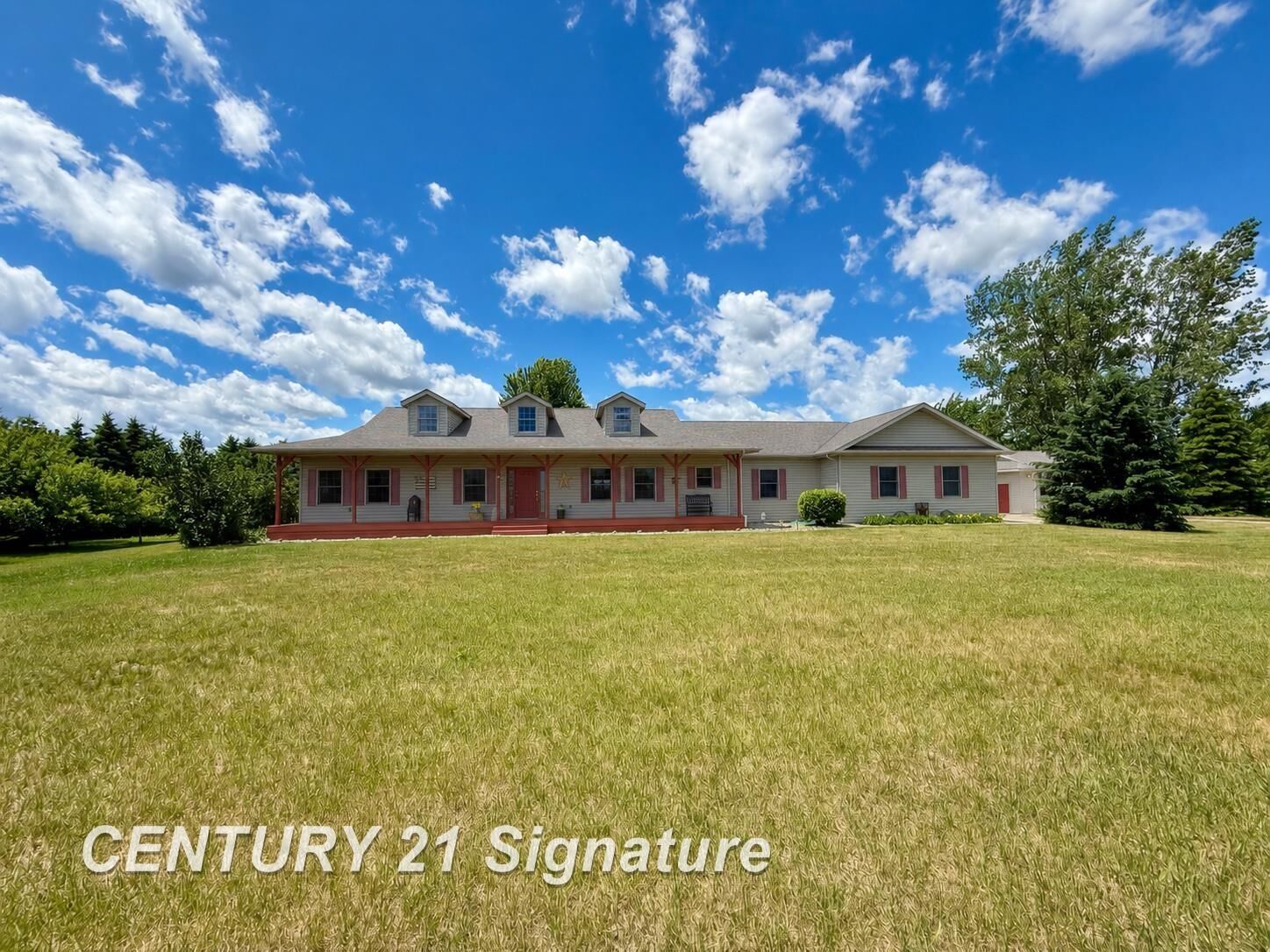 Property Photo: 5689 Lawndale Road MI 48604