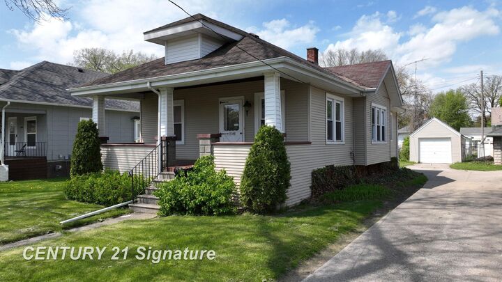 Property Photo:  1548 Maine Street  MI 48603 