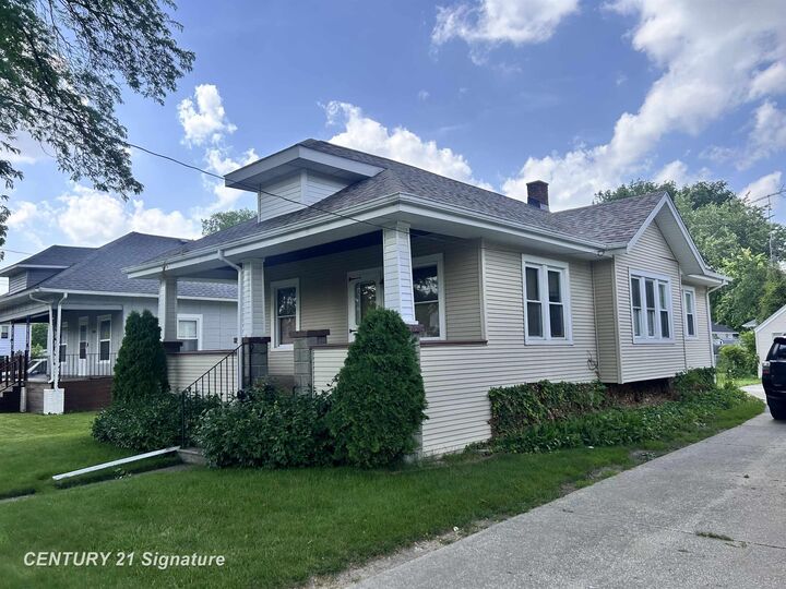 Property Photo:  1548 Maine Street  MI 48602 