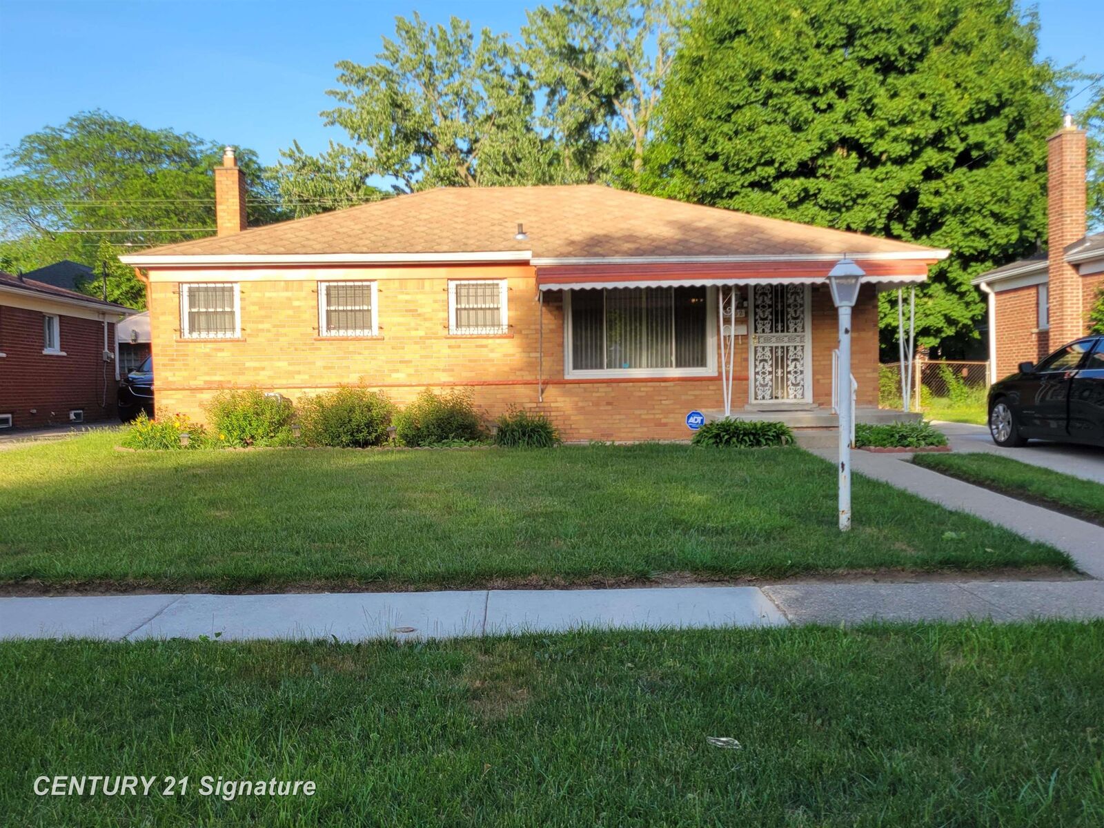 Property Photo: 5502 Leslie Drive MI 48504
