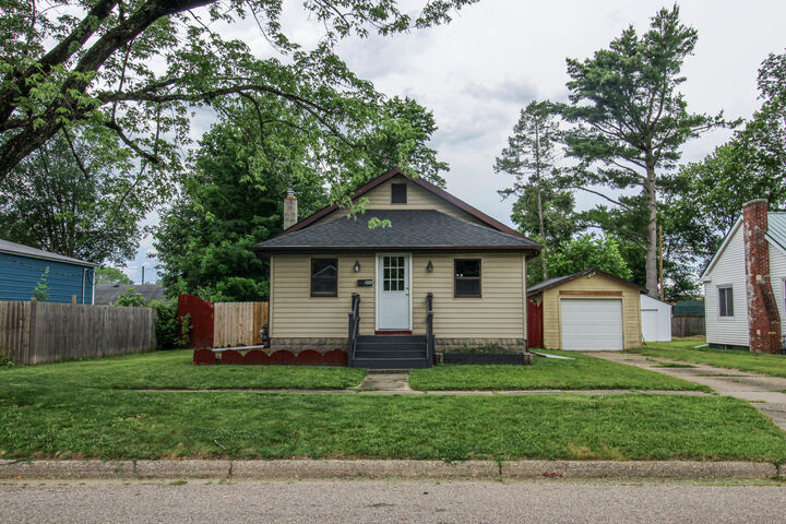 Property Photo: 806 West Street MI 49093