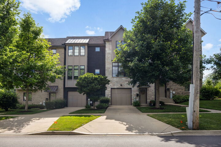Property Photo: 480 Newton Avenue IL 60137