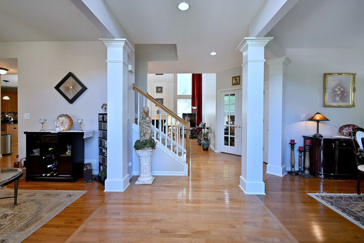 Property Photo: 10 Sequoia Court IL 60107
