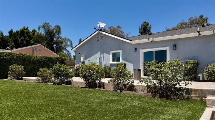 Property Photo:  21224 W Rinaldi  CA 91311 