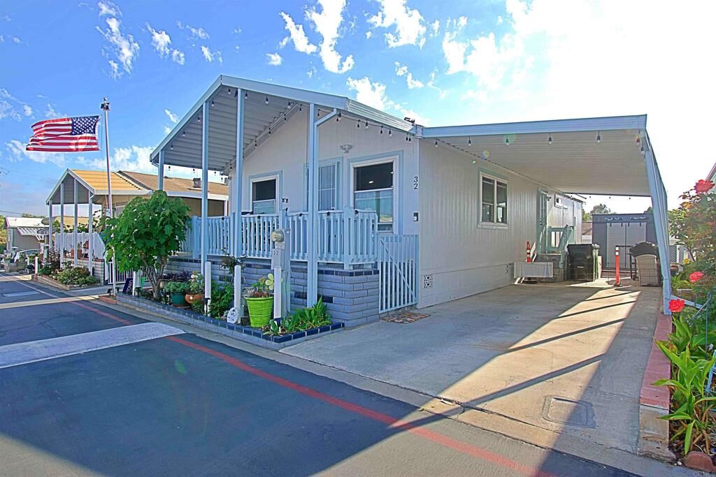 Property Photo:  2181 Avenida Del Mexico 32  CA 92154 