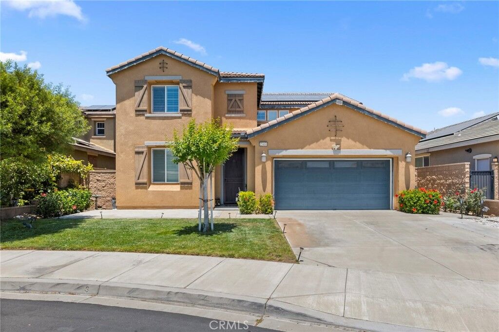 Property Photo:  15466 Red Pepper  CA 92336 