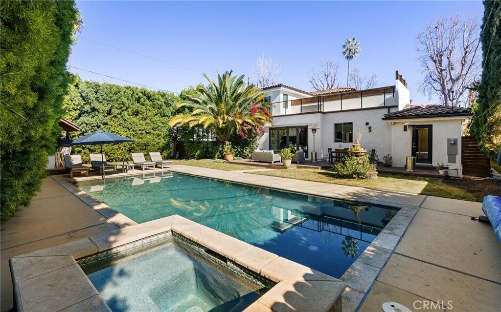 Property Photo: 5541 Matilija Avenue CA 91401