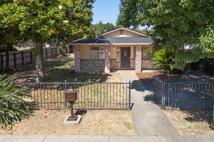 Property Photo: 225 California Street CA 95948