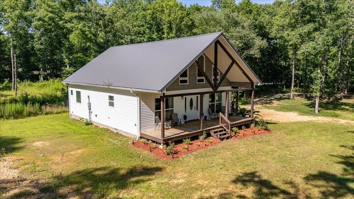 Property Photo: 4239 Shady Oak Ln TN 38463