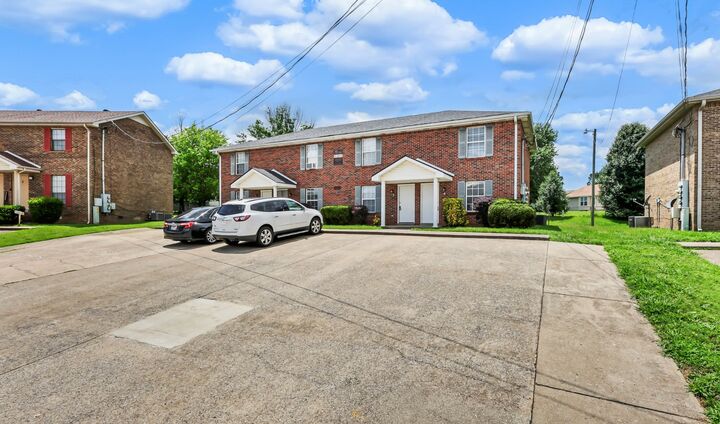 Property Photo: 371 Peabody Dr TN 37042