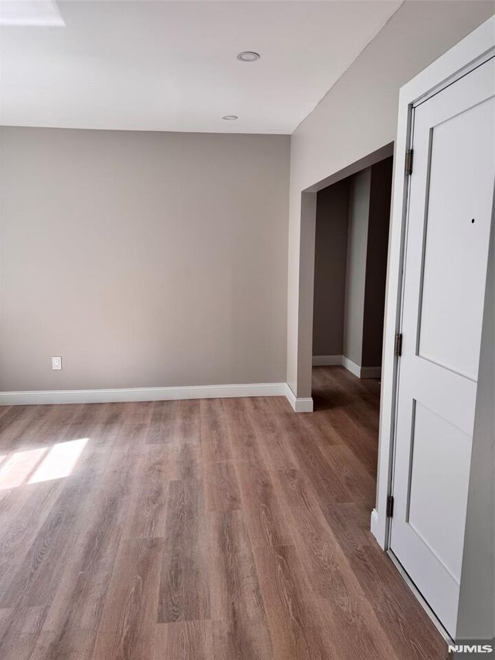 Property Photo: 72 Chestnut Street 2R NJ 07042