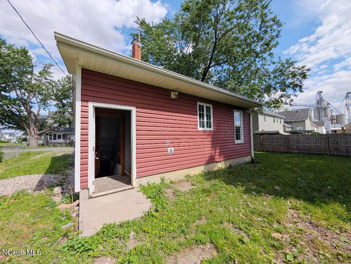 Property Photo: 101 N Church Street OH 43518