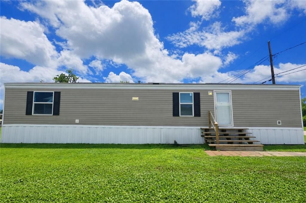 Property Photo:  214 River Oaks Drive  LA 70037 