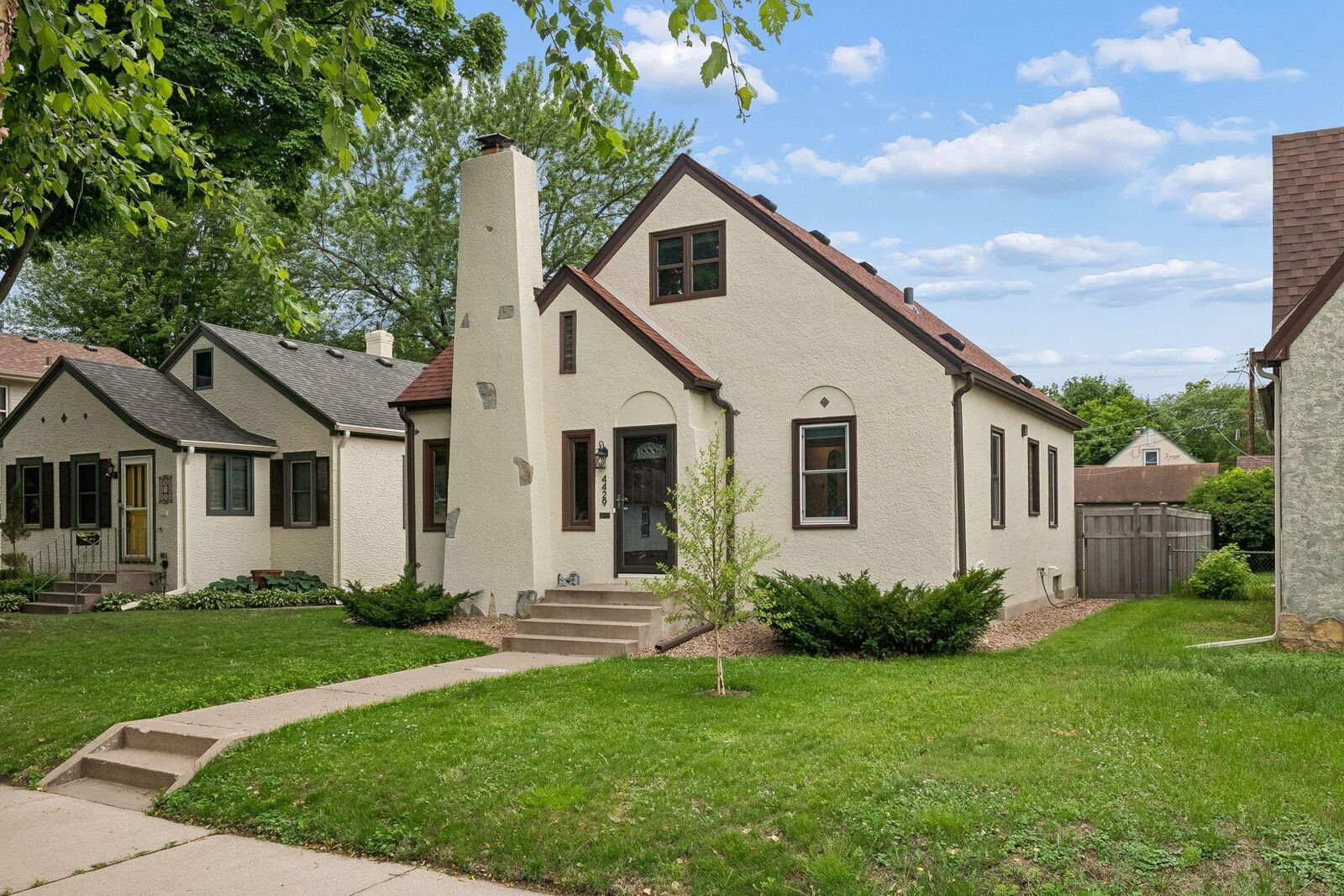 Property Photo: 4429 Knox Avenue N MN 55412