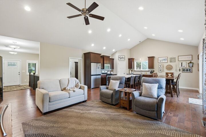 Property Photo:  2657 Goodview Avenue N  MN 55128 