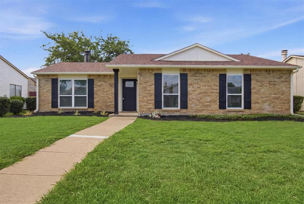 Property Photo:  5633 Truitt Street  TX 75056 