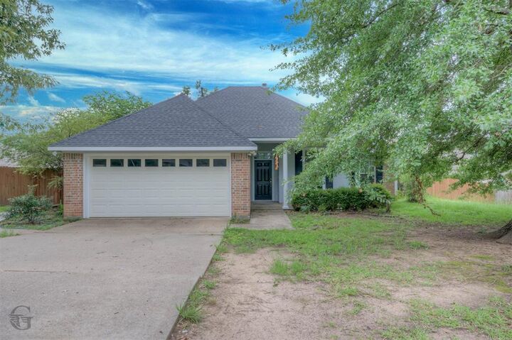 Property Photo:  427 Kennie Road  LA 71106 