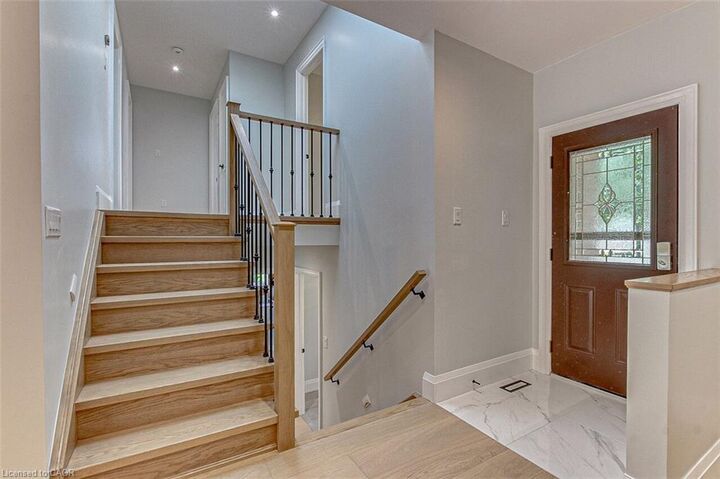 Property Photo: 33 Tyrell Street ON N3Y 2H2