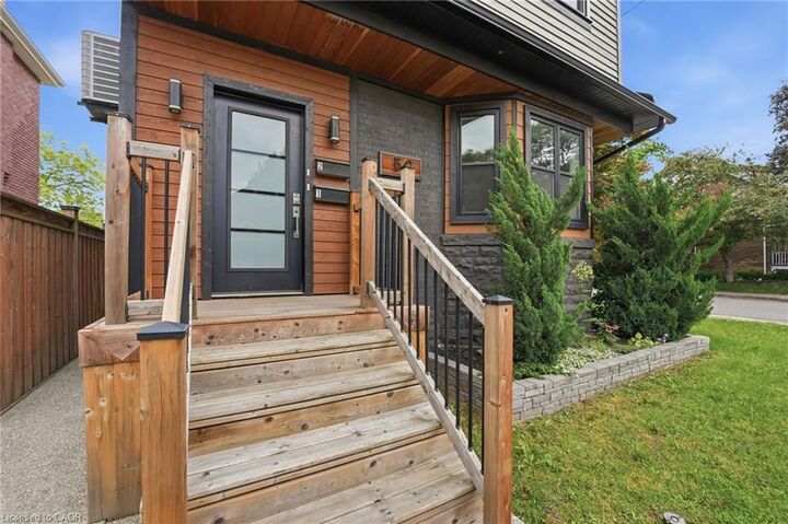 Property Photo:  58 Rosslyn Avenue N 2  ON L8L 7P4 