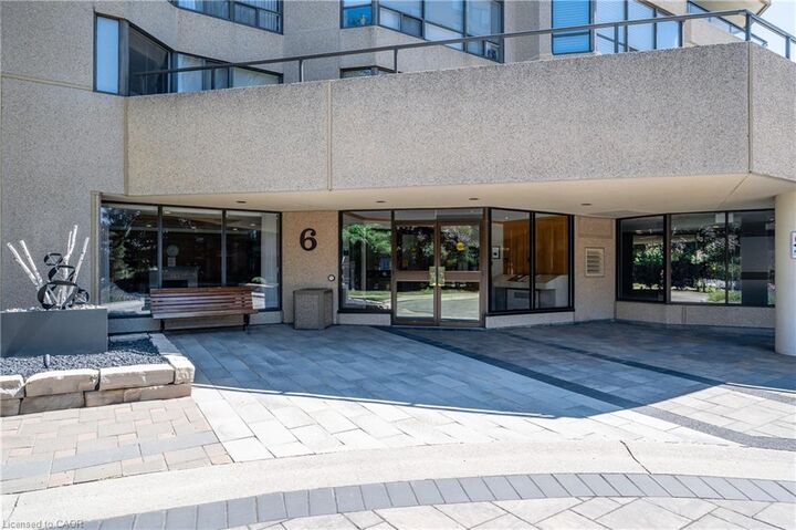 Property Photo:  6 Willow Street 1807  ON N2J 4S3 
