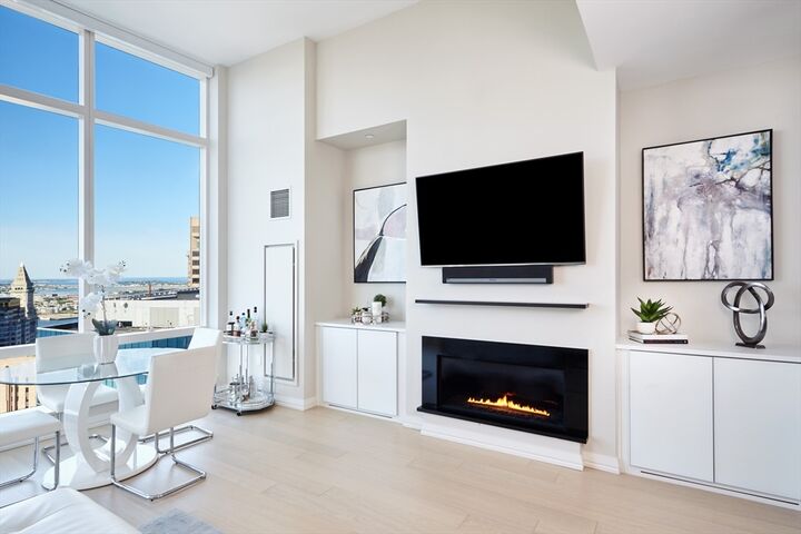 Property Photo:  1 Franklin St 4505  MA 02110 