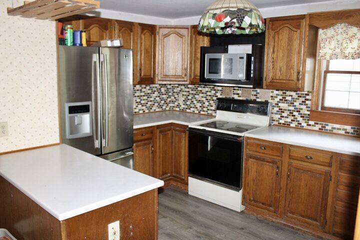 Property Photo: 221 North St MA 01344