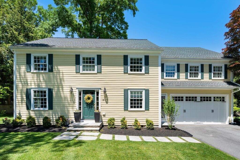 Property Photo:  10 Auburn Rd  MA 02481 