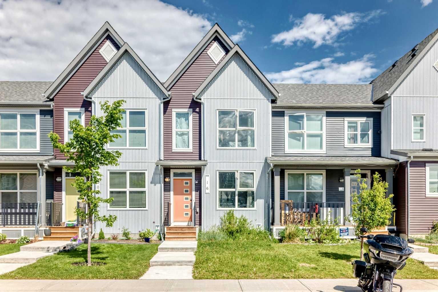 Property Photo: 16 Carringvue Way NW AB T3P 1K8