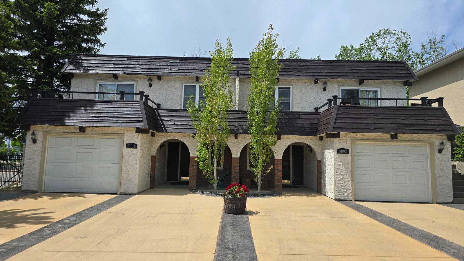 Property Photo: 5801 Dalgleish Road NW AB T3A 1K4