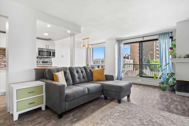 Property Photo:  1334 14 Avenue SW 505  AB T3C 0W2 