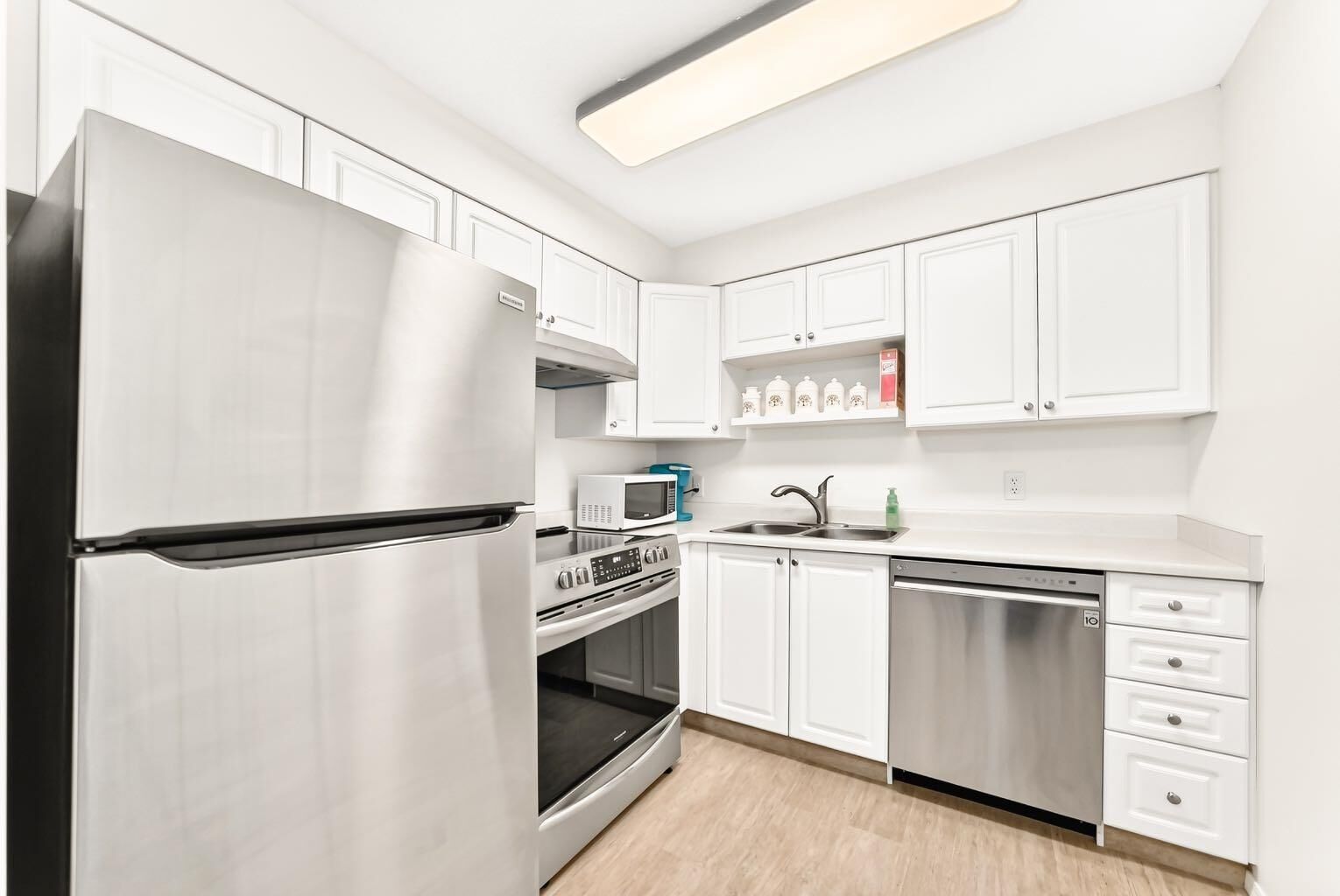 Property Photo:  3000 Millrise Point SW 3204  AB T2Y 3W4 