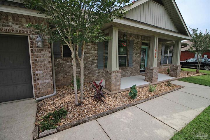 Property Photo:  7421 Deck Ln  FL 32526 