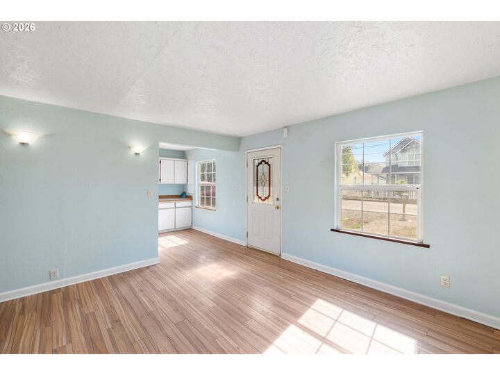 Property Photo: 3711 S St WA 98663