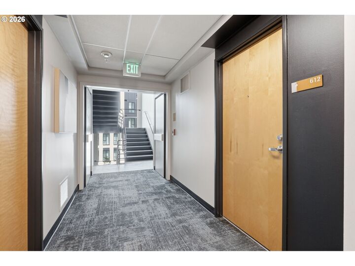 Property Photo: 701 Columbia St 612 WA 98660